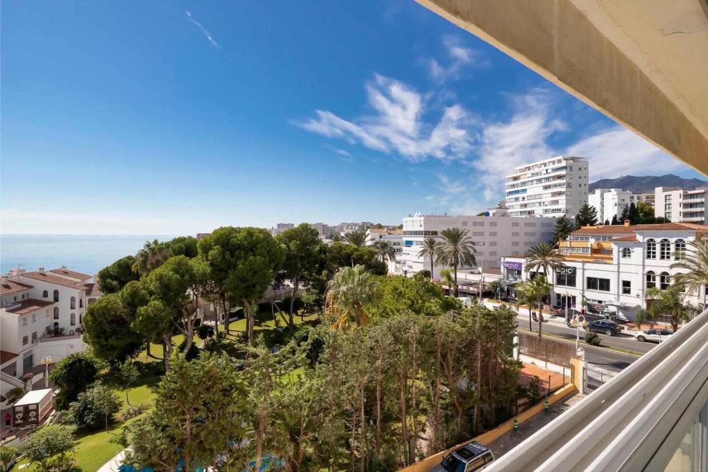 Stunning Apartment 50 Meters From The Sea Benalmadena Luaran gambar