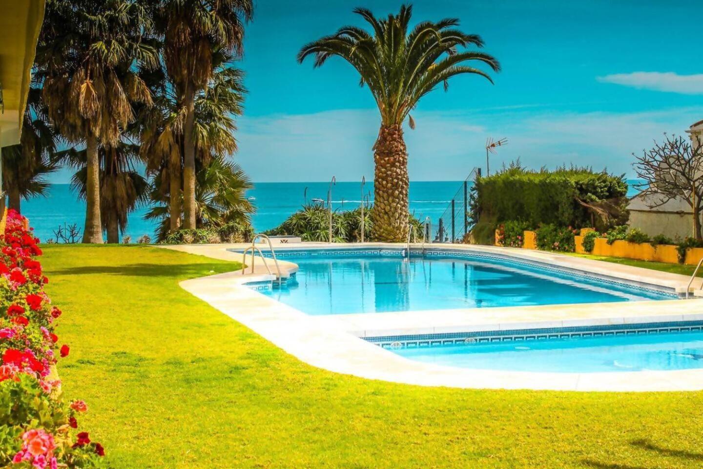 Stunning Apartment 50 Meters From The Sea Benalmadena Luaran gambar